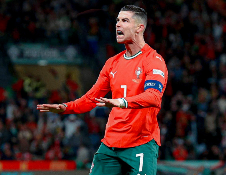 体育新闻-2025全球运动员收入榜单揭晓：C罗再登顶，梅西稳居前三